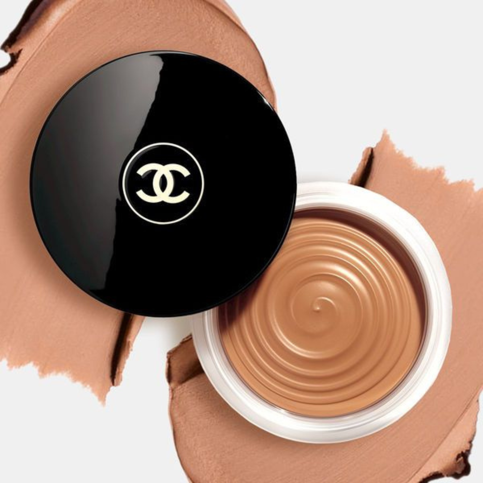 Chanel Les Beiges Bronzing Cream: L'Effetto "Baciata dal Sole" in un Vaso