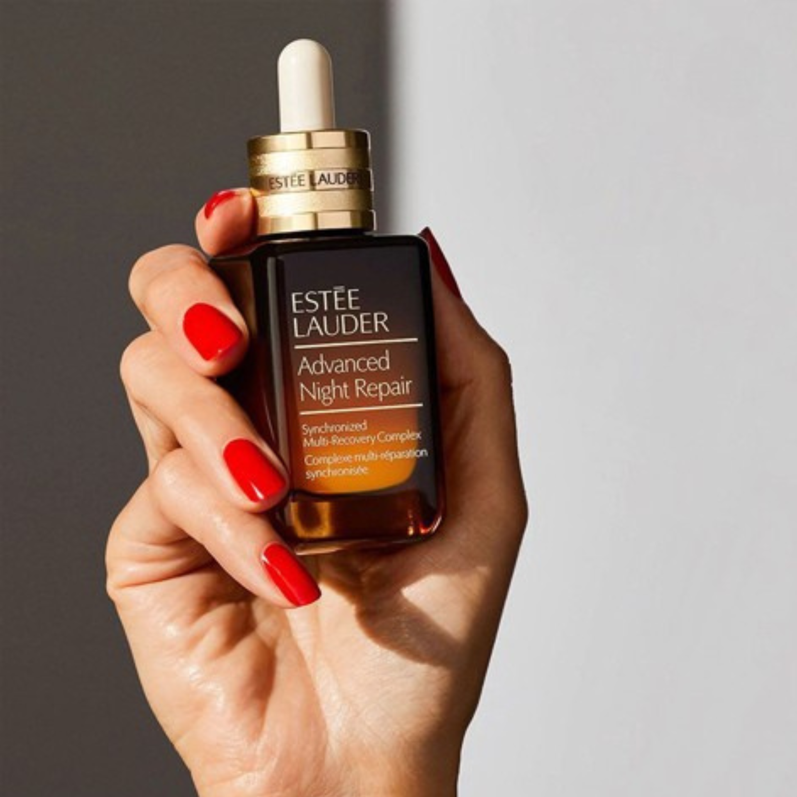 Estée Lauder Advanced Night Repair: Il Siero Icona della Riparazione Notturna